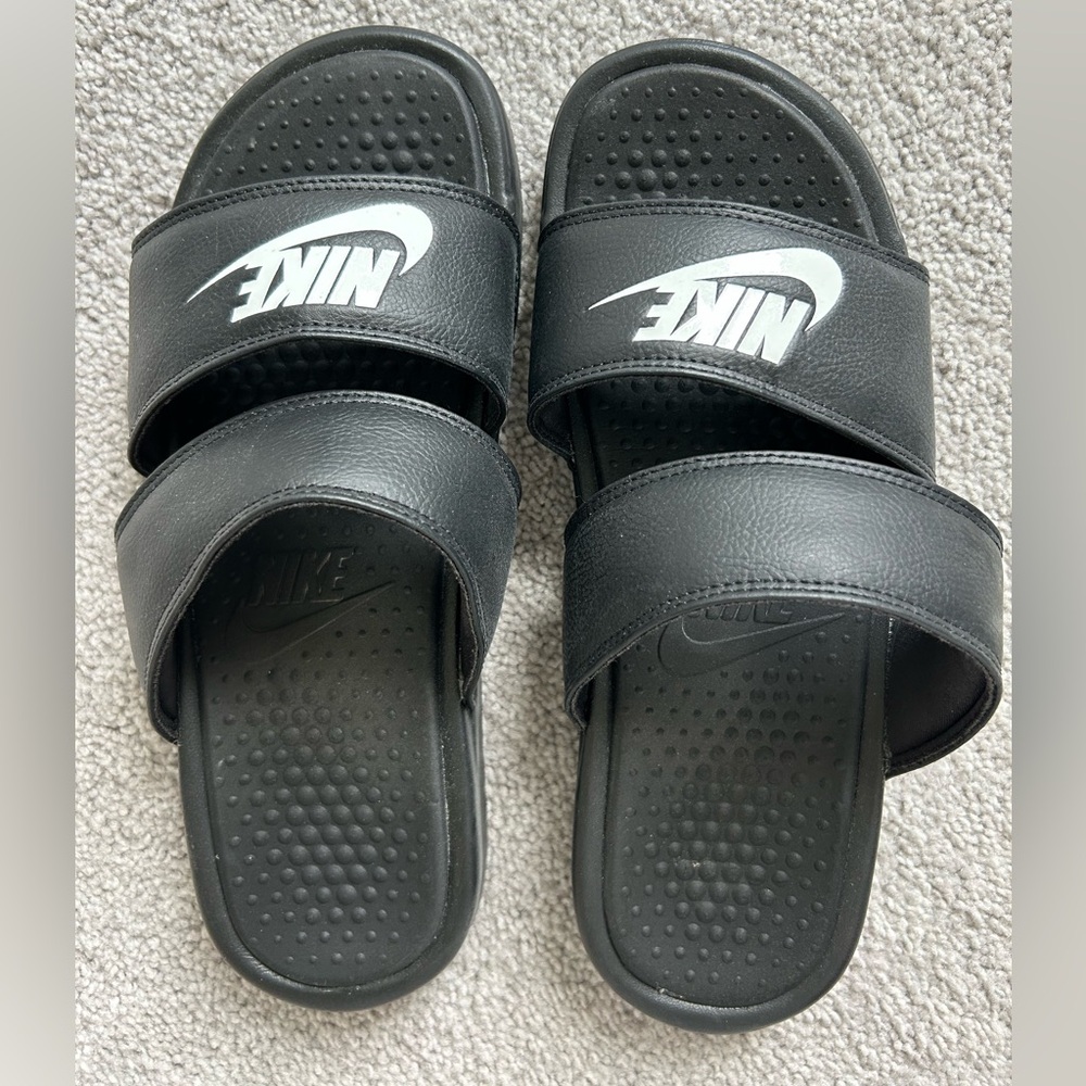Never worn Nike sandals